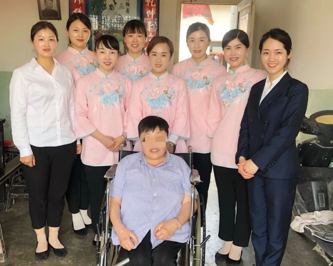 助殘日里船娘們包的餃子，溫暖了她的心